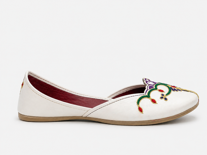 White Floral Embroidered Jutti – Ladies Classic