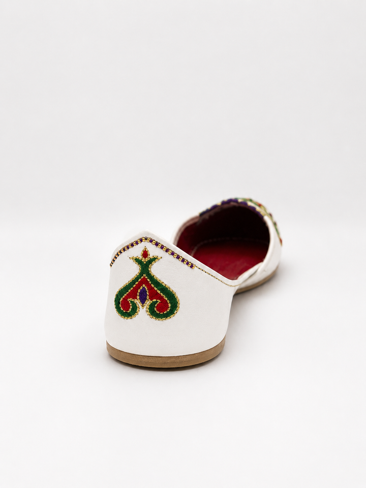 White Floral Embroidered Jutti – Ladies Classic